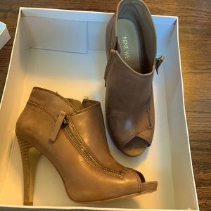 Beautiful zip up brown open toed pumps